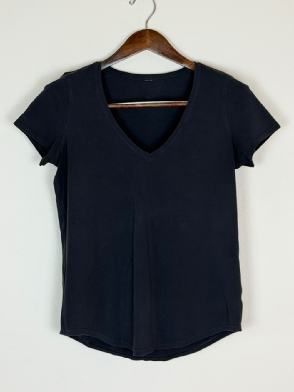 Lululemon Basic Black Scoop Neck T-Shirt Cap Sleeve Minimalist Estimated Size 8